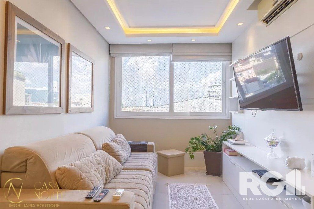 Apartamento à venda com 2 quartos, 59m², 1 suíte, 1 vaga, Rua Augusto Severo no bairro São João em Porto Alegre
