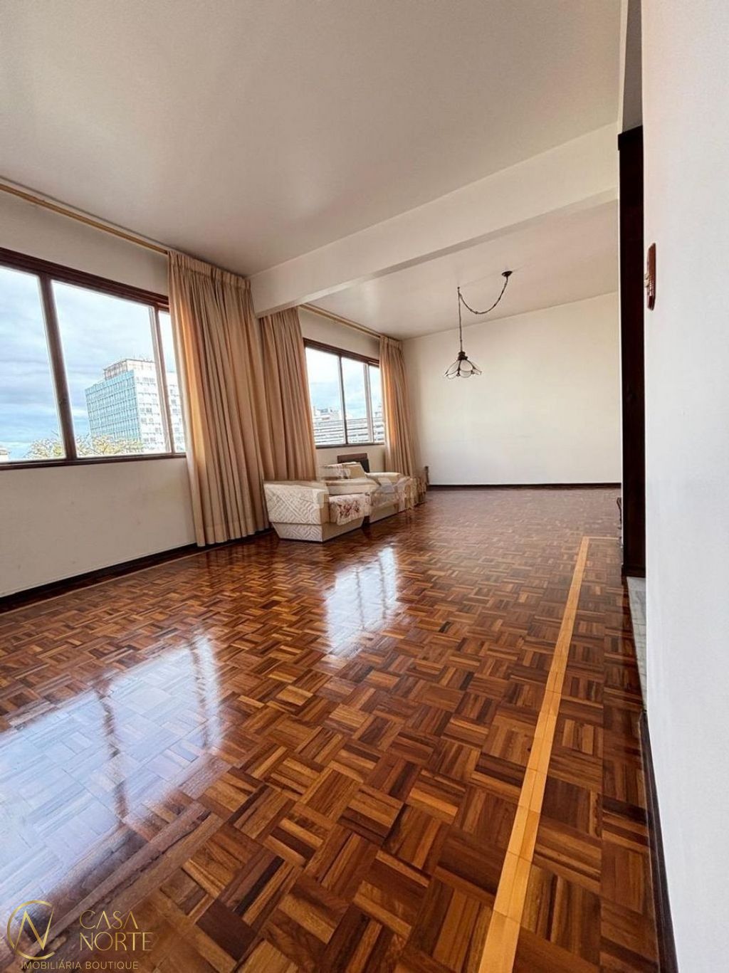 Apartamento à venda com 3 quartos, 129m², 1 suíte, Rua Riachuelo no bairro Centro Histórico em Porto Alegre