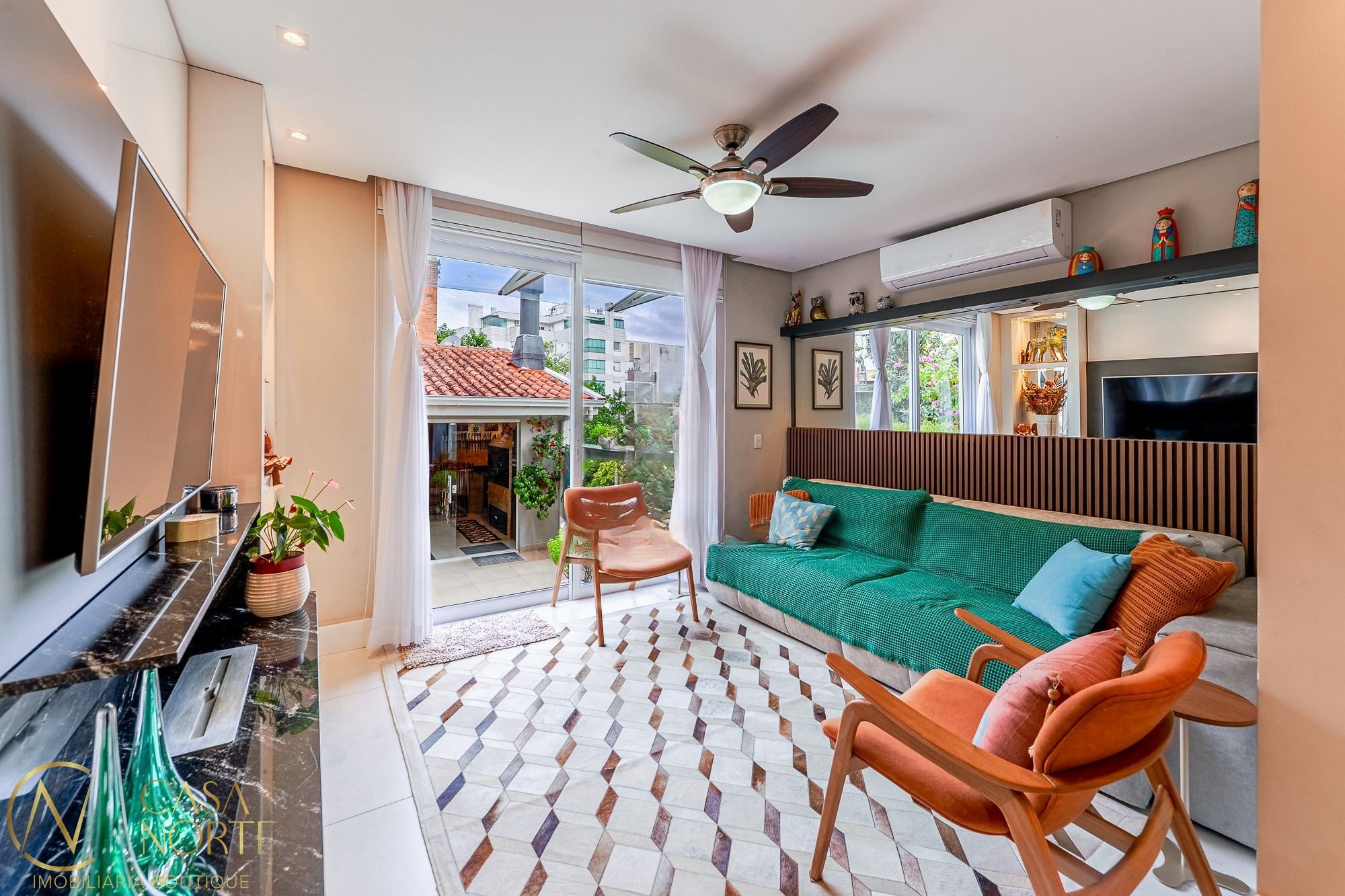 Apartamento Garden à venda com 3 quartos, 178m², 1 suíte, 2 vagas, Rua Santa Cecília no bairro Santa Cecília em Porto Alegre