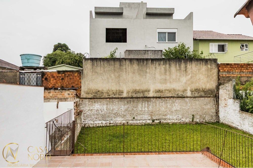 Casa à venda com 3 quartos, 329m², 1 suíte, 2 vagas, Bispo Sardinha no bairro Vila Ipiranga em Porto Alegre