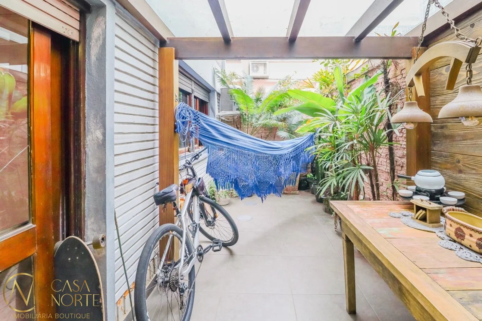 Apartamento Garden à venda com 3 quartos, 114m², Rua Vicente da Fontoura no bairro Rio Branco em Porto Alegre