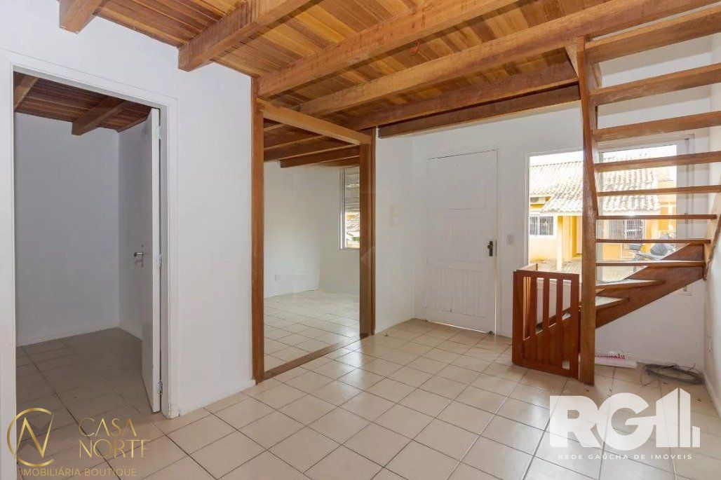 Casa de Condomínio à venda com 2 quartos, 79m², 2 vagas, Rua Poa-Cidade Jóia no bairro Jardim Leopoldina em Porto Alegre