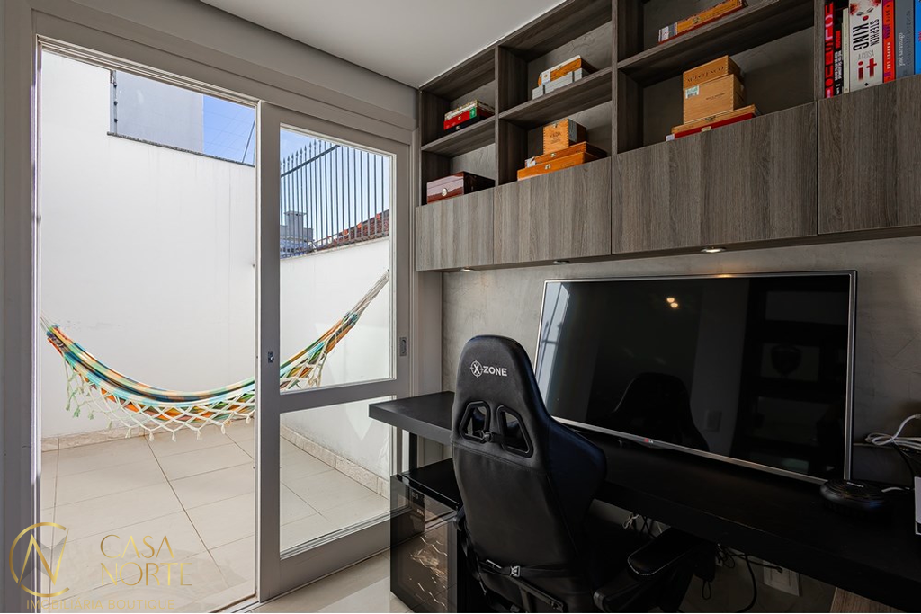 Casa à venda com 3 quartos, 249m², 1 suíte, 2 vagas, Pero Vaz de Caminha no bairro Vila Ipiranga em Porto Alegre