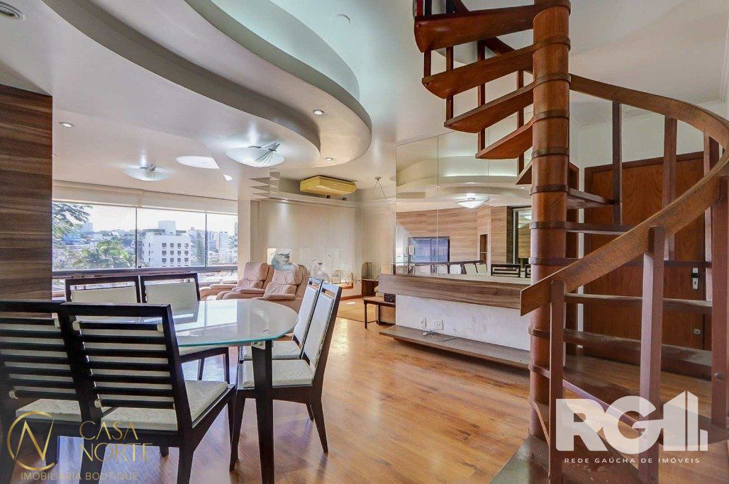 Cobertura à venda com 3 quartos, 220m², 1 suíte, 3 vagas, Avenida Montreal no bairro Jardim Lindóia em Porto Alegre