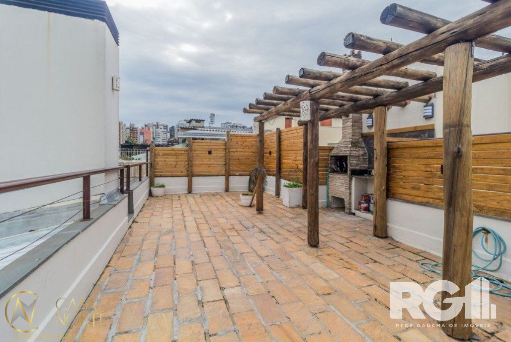 Cobertura à venda com 2 quartos, 97m², 1 suíte, 2 vagas, Rua Jaime Telles no bairro Petrópolis em Porto Alegre