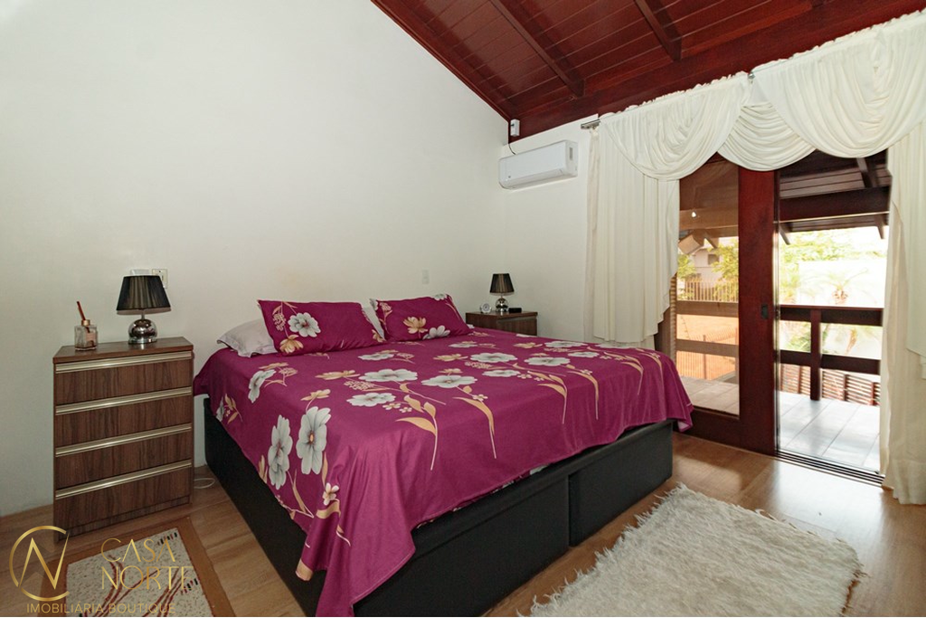 Casa à venda com 3 quartos, 330m², 1 suíte, 3 vagas, Walir Zottis no bairro Jardim Itu em Porto Alegre