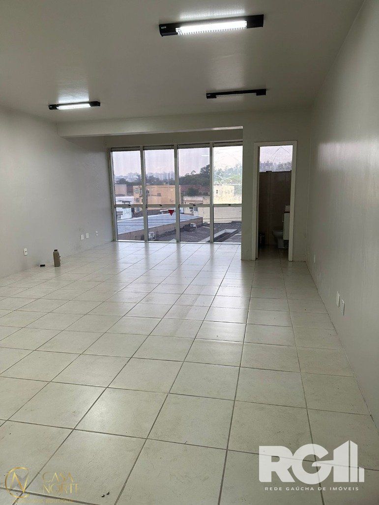 Sala Comercial à venda , 60m², Rua Visconde de Pelotas no bairro Passo da Areia em Porto Alegre