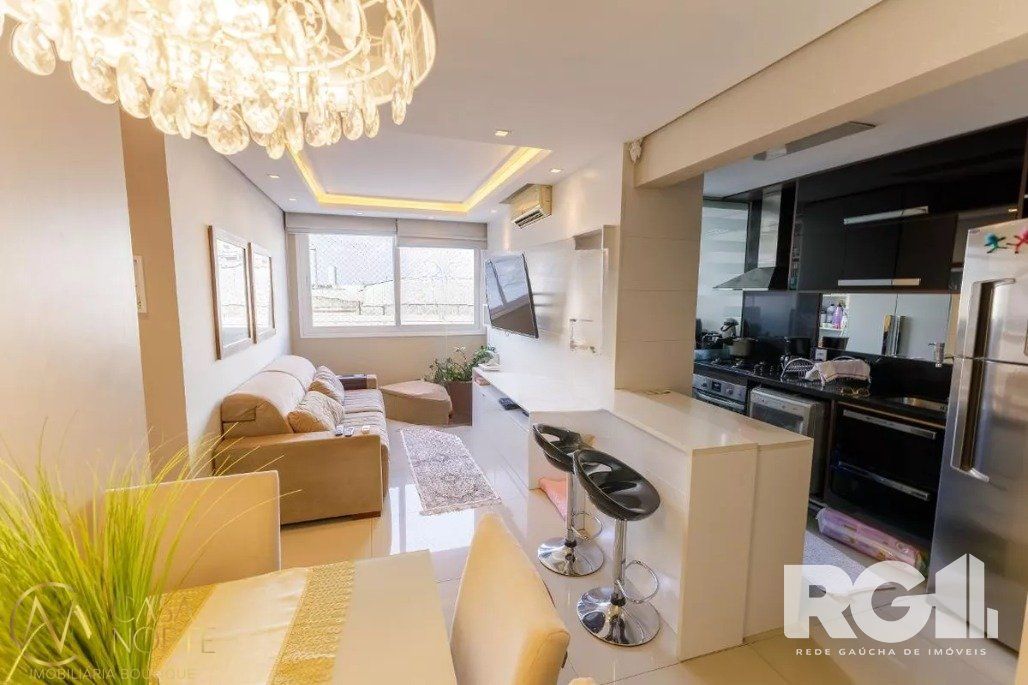 Apartamento à venda com 2 quartos, 59m², 1 suíte, 1 vaga, Rua Augusto Severo no bairro São João em Porto Alegre