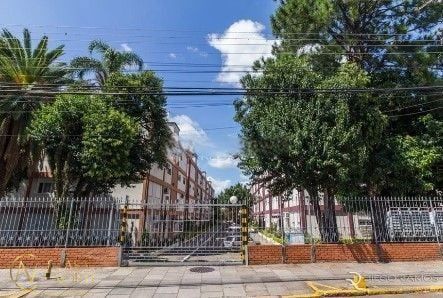 Apartamento à venda com 2 quartos, 48m², 1 vaga, Zeferino Dias no bairro Sarandi em Porto Alegre