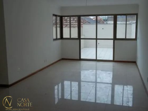Apartamento Garden à venda com 3 quartos, 119m², 1 suíte, 2 vagas, Rua João de Magalhães no bairro Passo da Areia em Porto Alegre
