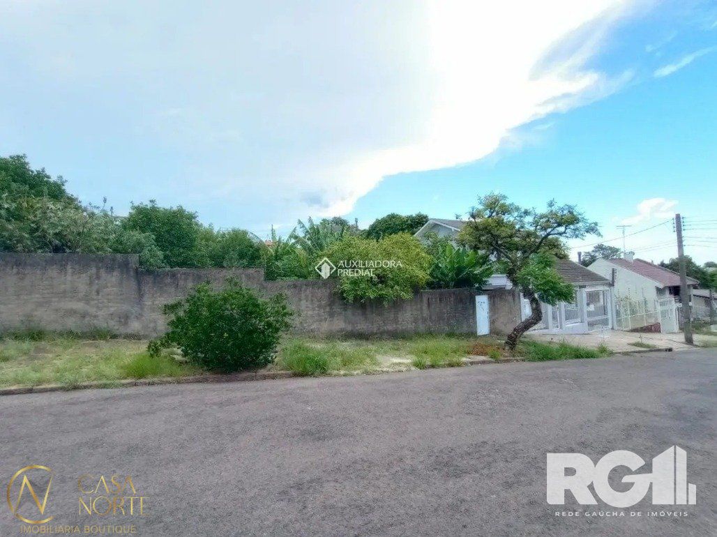Terreno à venda  com 300m², Rua Alberto Silva no bairro Vila Ipiranga em Porto Alegre