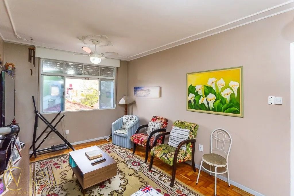 Apartamento à venda com 3 quartos, 98m², 1 suíte, 1 vaga, Avenida Grécia no bairro Passo da Areia em Porto Alegre