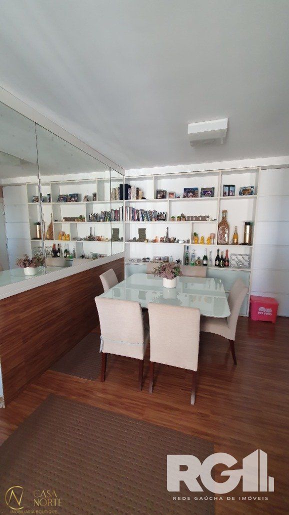 Apartamento à venda com 3 quartos, 74m², 1 suíte, 2 vagas, Avenida Benno Mentz no bairro Vila Ipiranga em Porto Alegre