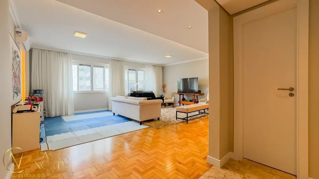 Apartamento à venda com 3 quartos, 169m², 2 suítes, 1 vaga, Rua Garibaldi no bairro Independência em Porto Alegre