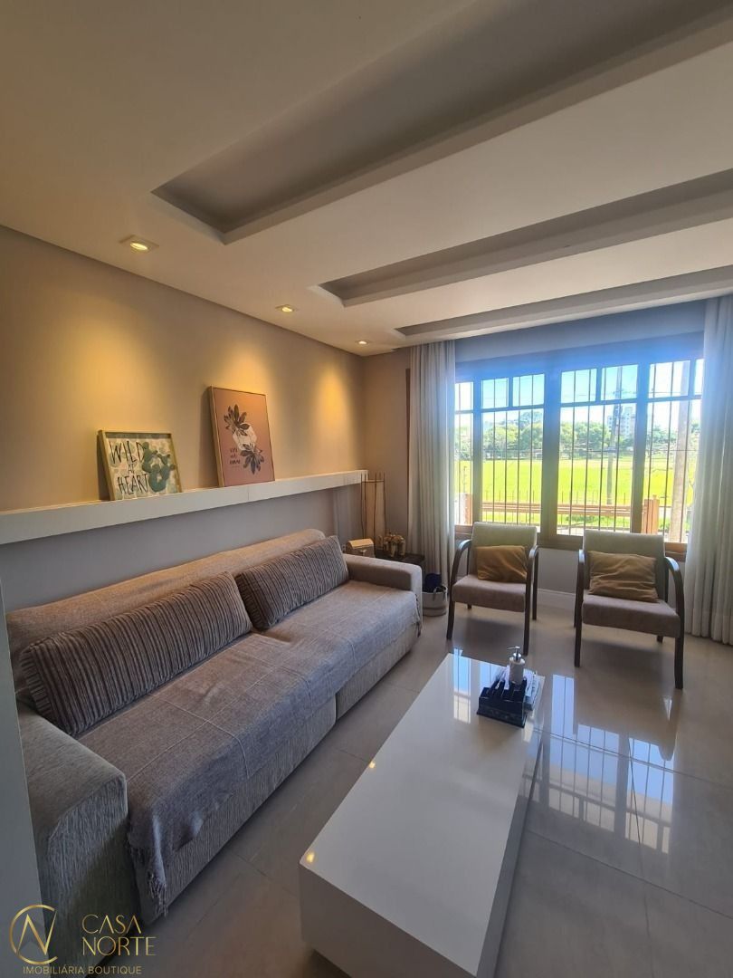 Casa à venda com 3 quartos, 147m², 1 suíte, 3 vagas, Avenida Senador Daniel Krieger no bairro Jardim Planalto em Porto Alegre
