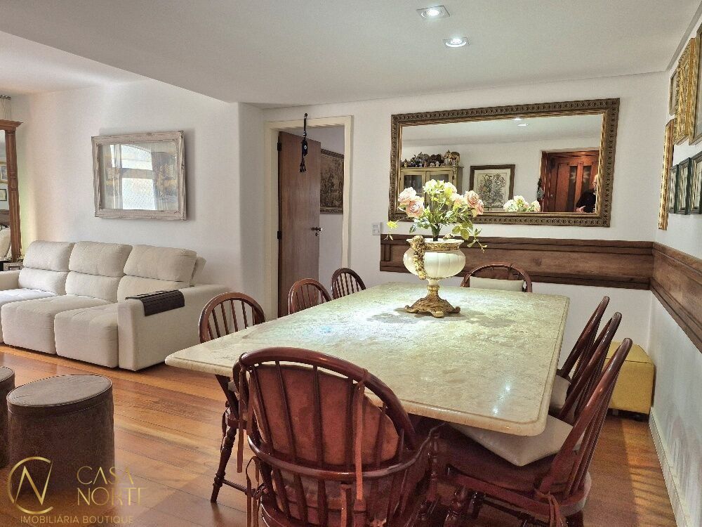 Apartamento à venda com 3 quartos, 106m², 1 suíte, 1 vaga, Rua Anita Garibaldi no bairro Mont Serrat em Porto Alegre