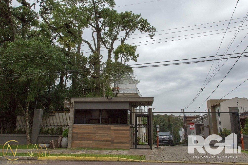 Casa de Condomínio à venda com 4 quartos, 440m², 2 vagas, Rua Tocantins no bairro Lomba do Pinheiro em Porto Alegre