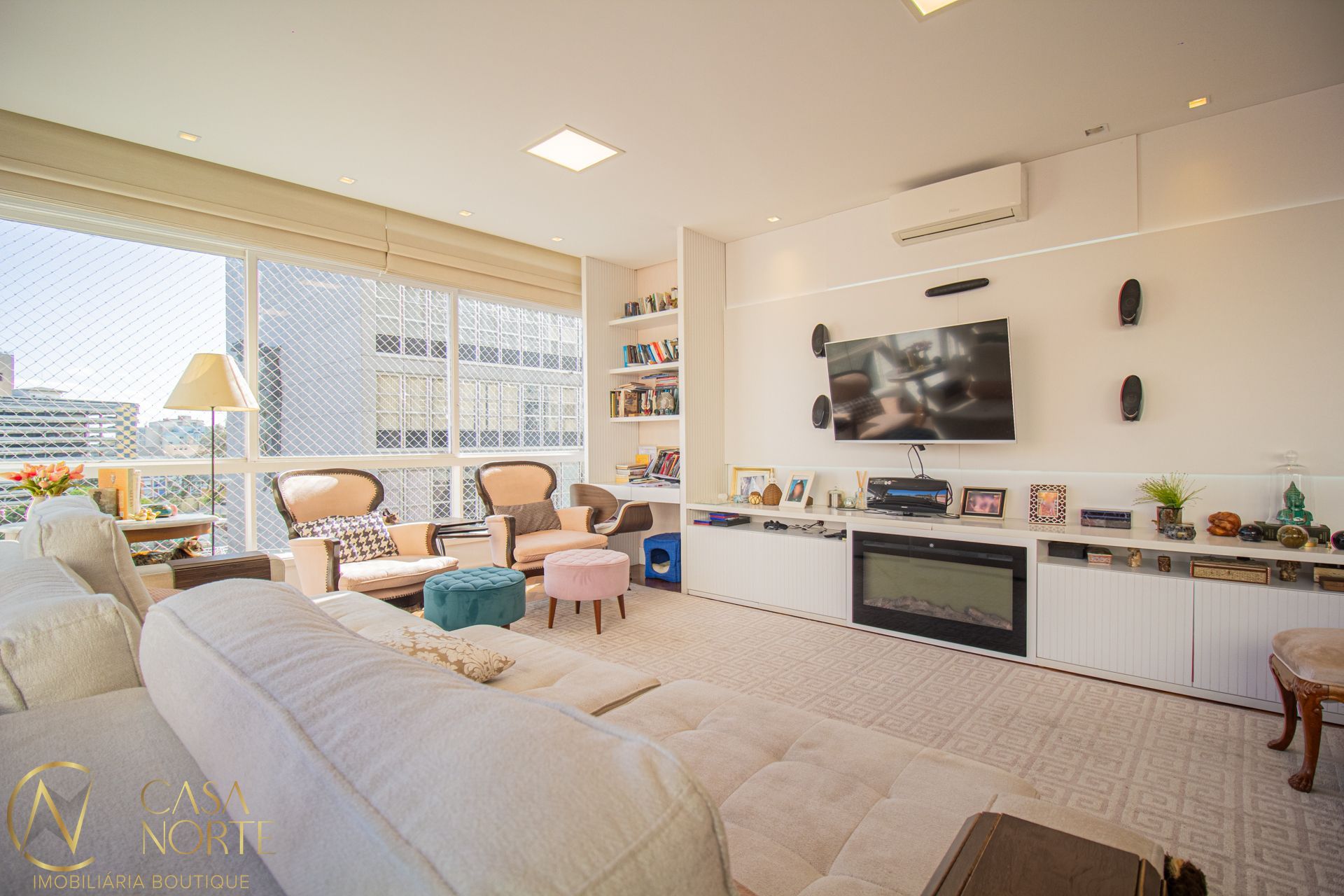 Apartamento à venda com 3 quartos, 170m², 1 suíte, Rua Jerônimo Coelho no bairro Centro Histórico em Porto Alegre