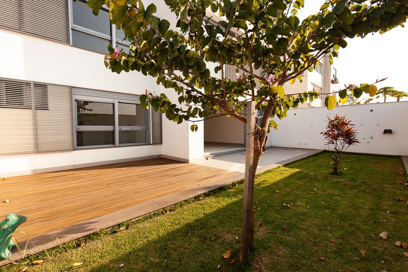 Apartamento Garden à venda com 3 quartos, 215m², 1 suíte, 2 vagas, Rua Miracema no bairro Chácara das Pedras em Porto Alegre