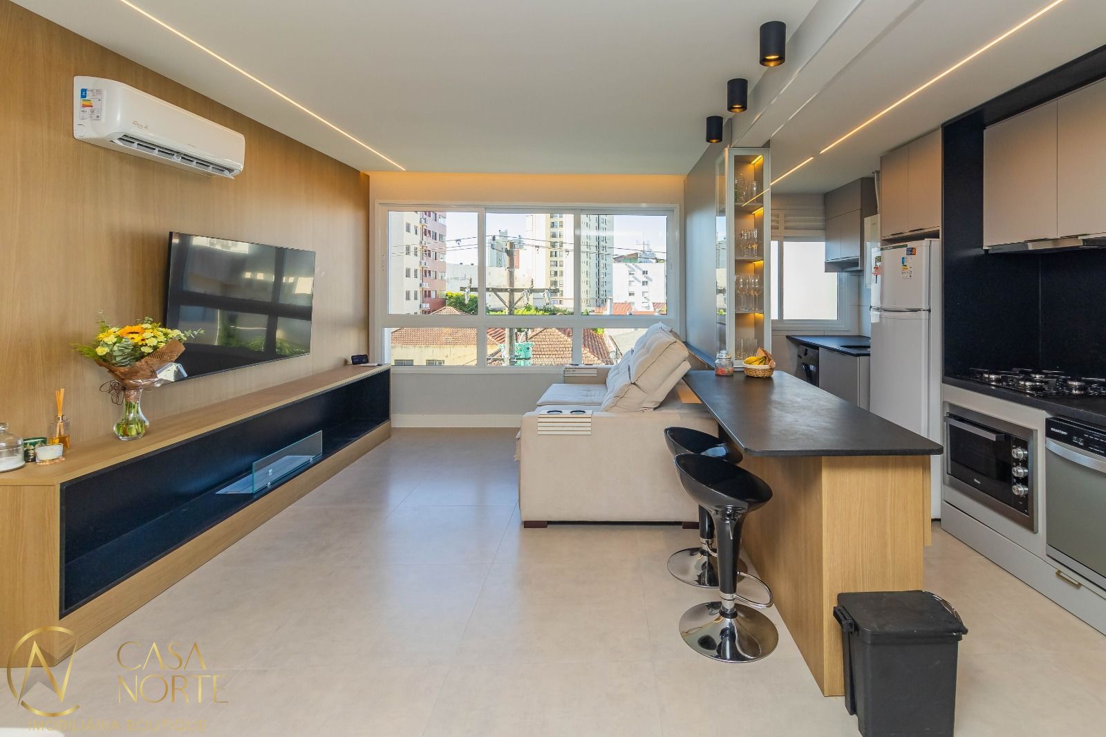 Apartamento à venda com 2 quartos, 77m², 1 suíte, 2 vagas, Rua Paulo Setúbal no bairro Passo da Areia em Porto Alegre