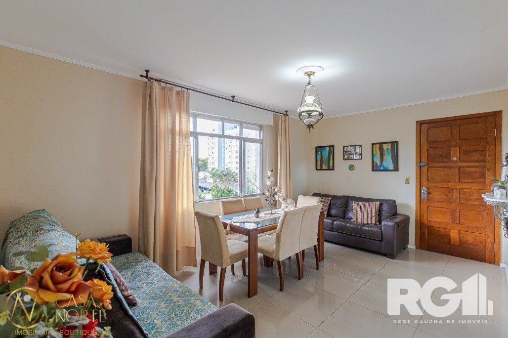 Cobertura à venda com 3 quartos, 160m², 1 suíte, 2 vagas, Rua Gaston Englert no bairro Vila Ipiranga em Porto Alegre
