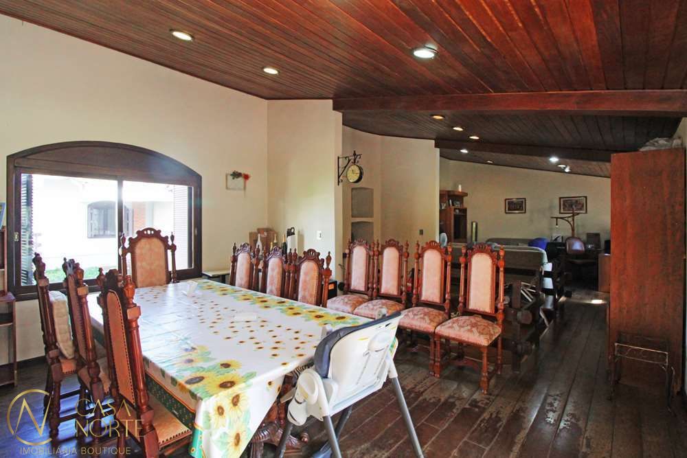 Casa à venda com 4 quartos, 458m², 1 suíte, 2 vagas, Capitão Pedro Werlang no bairro Partenon em Porto Alegre