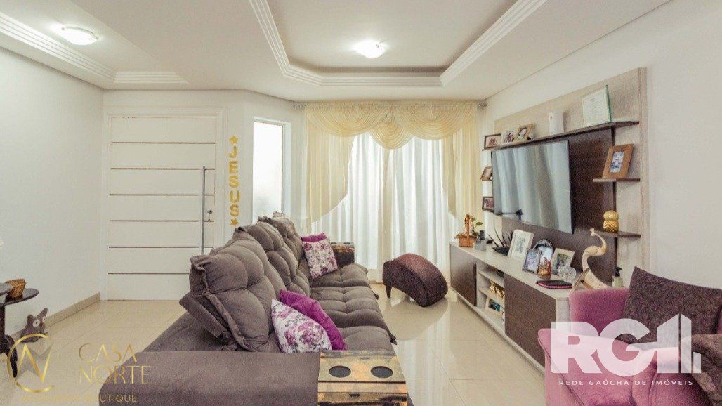Casa de Condomínio à venda com 5 quartos, 250m², 2 suítes, 2 vagas, Avenida Ecoville no bairro Sarandi em Porto Alegre