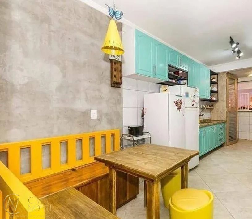 Apartamento à venda com 3 quartos, 116m², 1 suíte, 2 vagas, Rua Alberto Silva no bairro Vila Ipiranga em Porto Alegre