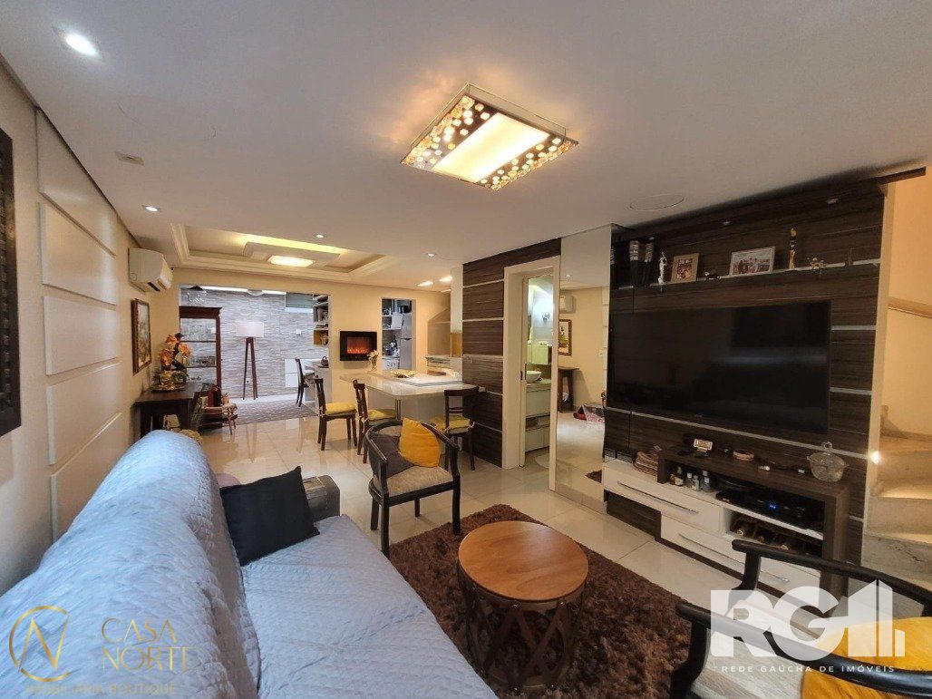Casa de Condomínio à venda com 2 quartos, 151m², 1 suíte, 2 vagas, Rua Coronel José Rodrigues Sobral no bairro Partenon em Porto Alegre