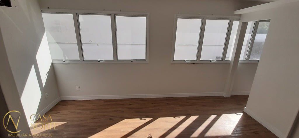 Sala Comercial à venda , 33m², 1 vaga, Visconde do Herval no bairro Menino Deus em Porto Alegre