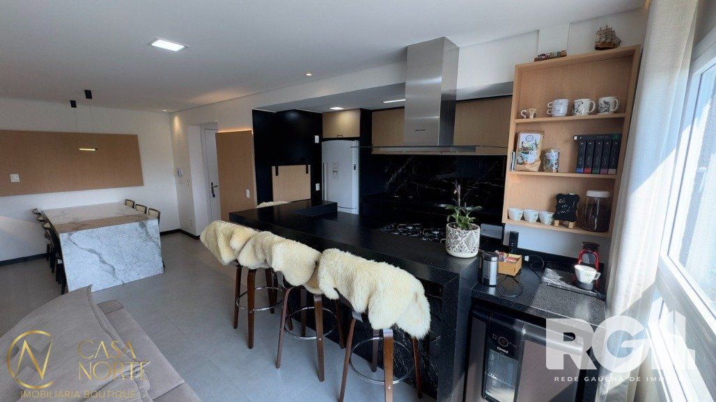 Apartamento à venda com 2 quartos, 81m², 2 suítes, 2 vagas, Rua Jerônymo Zelmanovitz no bairro São Sebastião em Porto Alegre