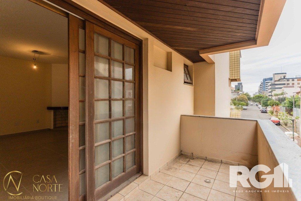 Apartamento à venda com 3 quartos, 93m², 1 suíte, 1 vaga, Rua Capitão Salustiano de Vargas no bairro Jardim Planalto em Porto Alegre