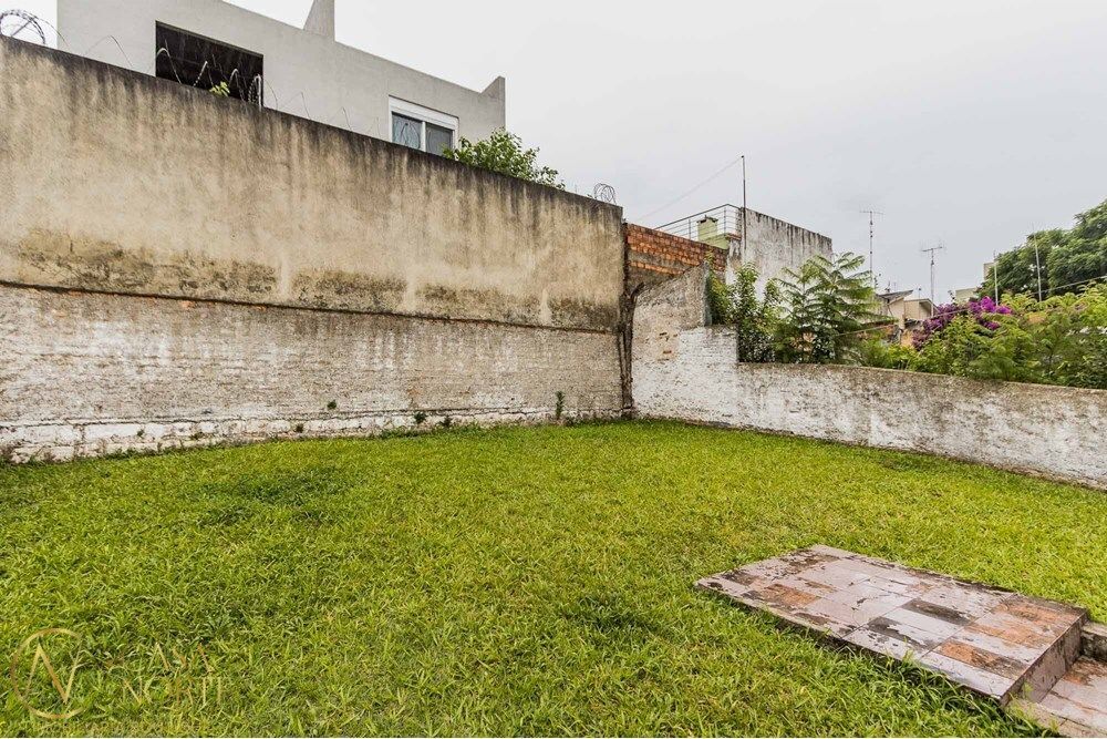 Casa à venda com 3 quartos, 329m², 1 suíte, 2 vagas, Bispo Sardinha no bairro Vila Ipiranga em Porto Alegre