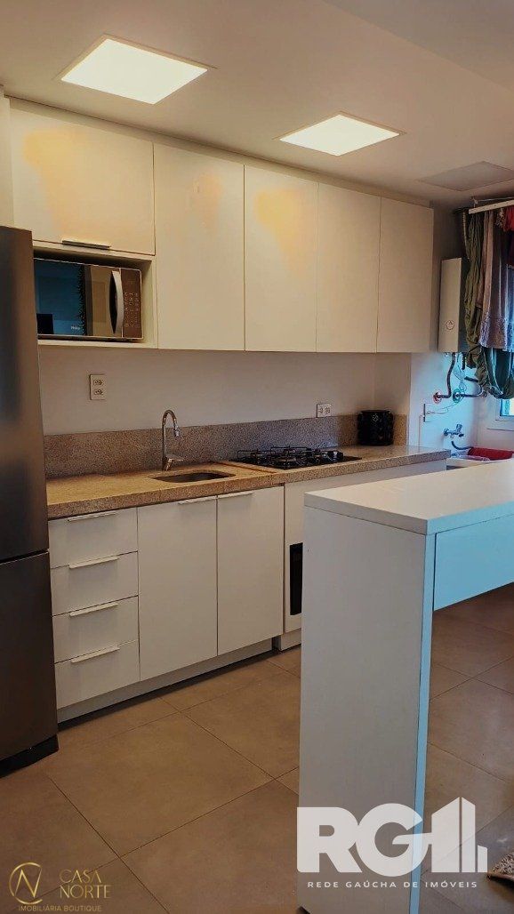 Apartamento à venda com 2 quartos, 81m², 1 suíte, 1 vaga, Rua Jerônymo Zelmanovitz no bairro São Sebastião em Porto Alegre