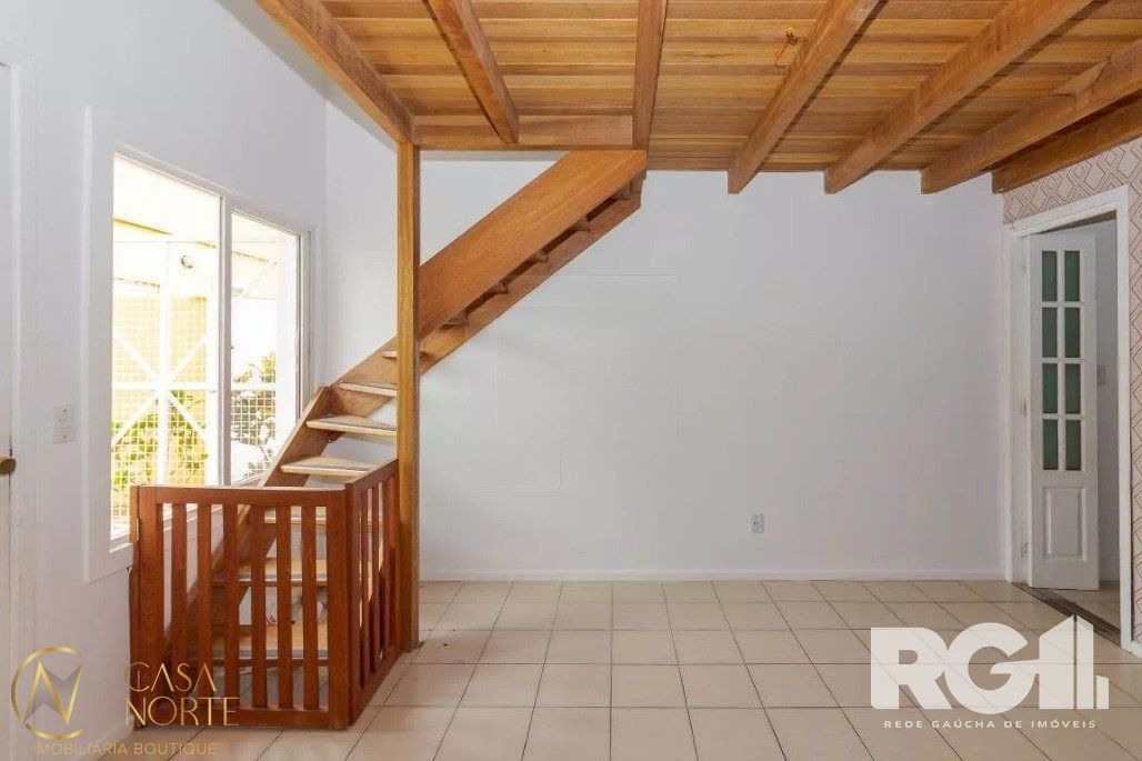 Casa de Condomínio à venda com 2 quartos, 79m², 2 vagas, Rua Poa-Cidade Jóia no bairro Jardim Leopoldina em Porto Alegre