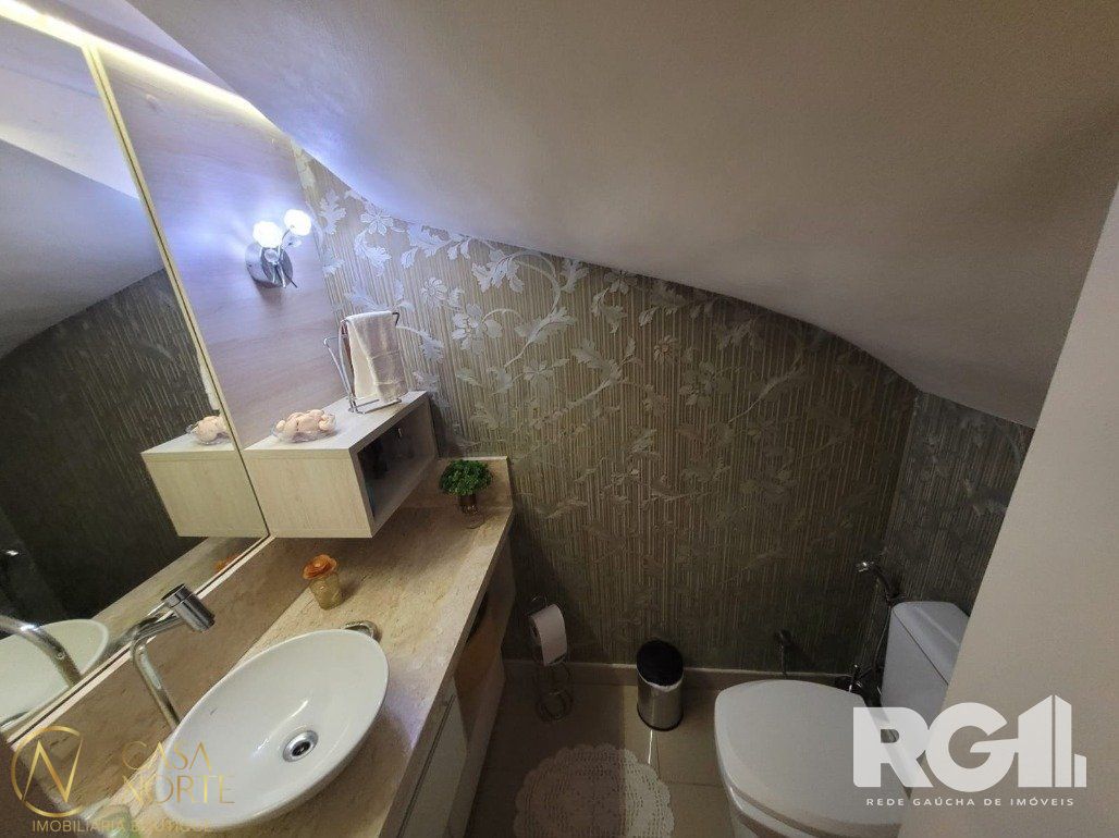 Casa de Condomínio à venda com 2 quartos, 151m², 1 suíte, 2 vagas, Rua Coronel José Rodrigues Sobral no bairro Partenon em Porto Alegre