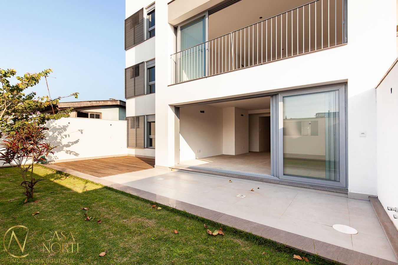 Apartamento Garden à venda com 3 quartos, 215m², 1 suíte, 2 vagas, Rua Miracema no bairro Chácara das Pedras em Porto Alegre