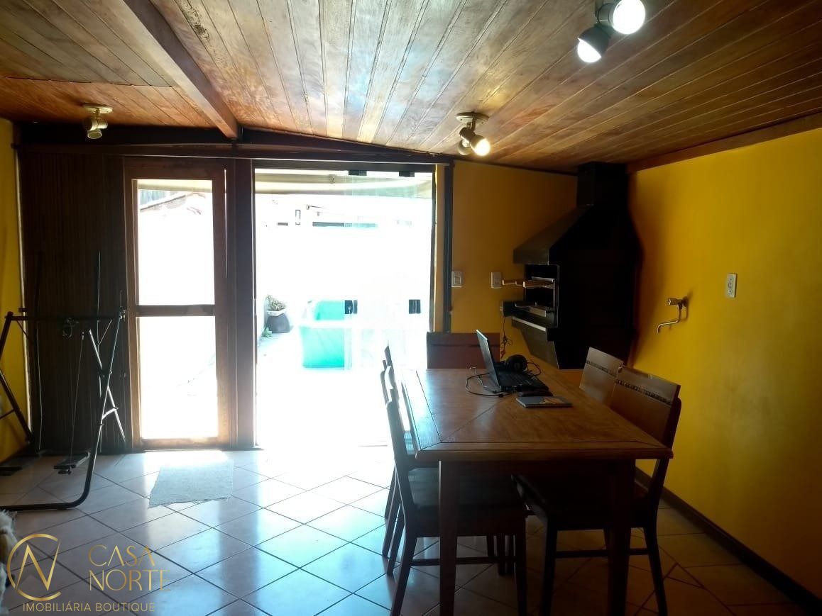 Cobertura à venda com 2 quartos, 123m², 1 suíte, 1 vaga, Rua Alberto Silva no bairro Vila Ipiranga em Porto Alegre