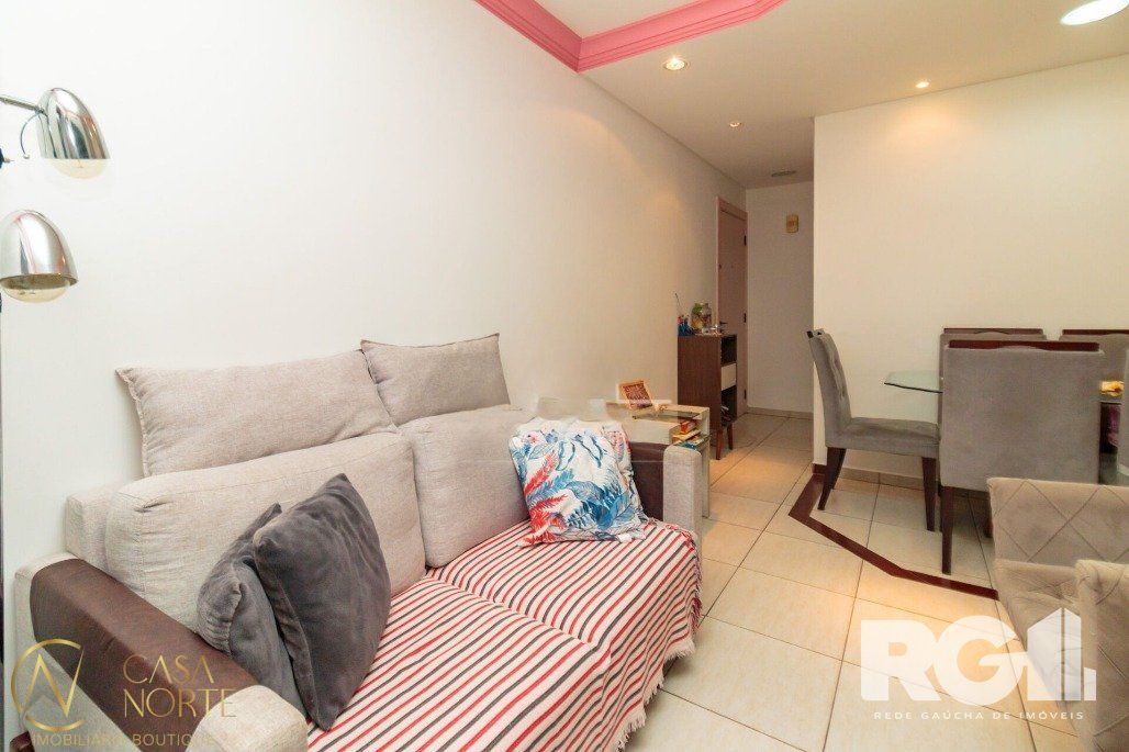 Apartamento à venda com 3 quartos, 63m², 1 vaga, Avenida Sertório no bairro Sarandi em Porto Alegre