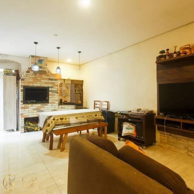 Casa à venda com 2 quartos, 120m², 1 suíte, 2 vagas, Avenida Baltazar de Oliveira Garcia no bairro Costa e Silva em Porto Alegre