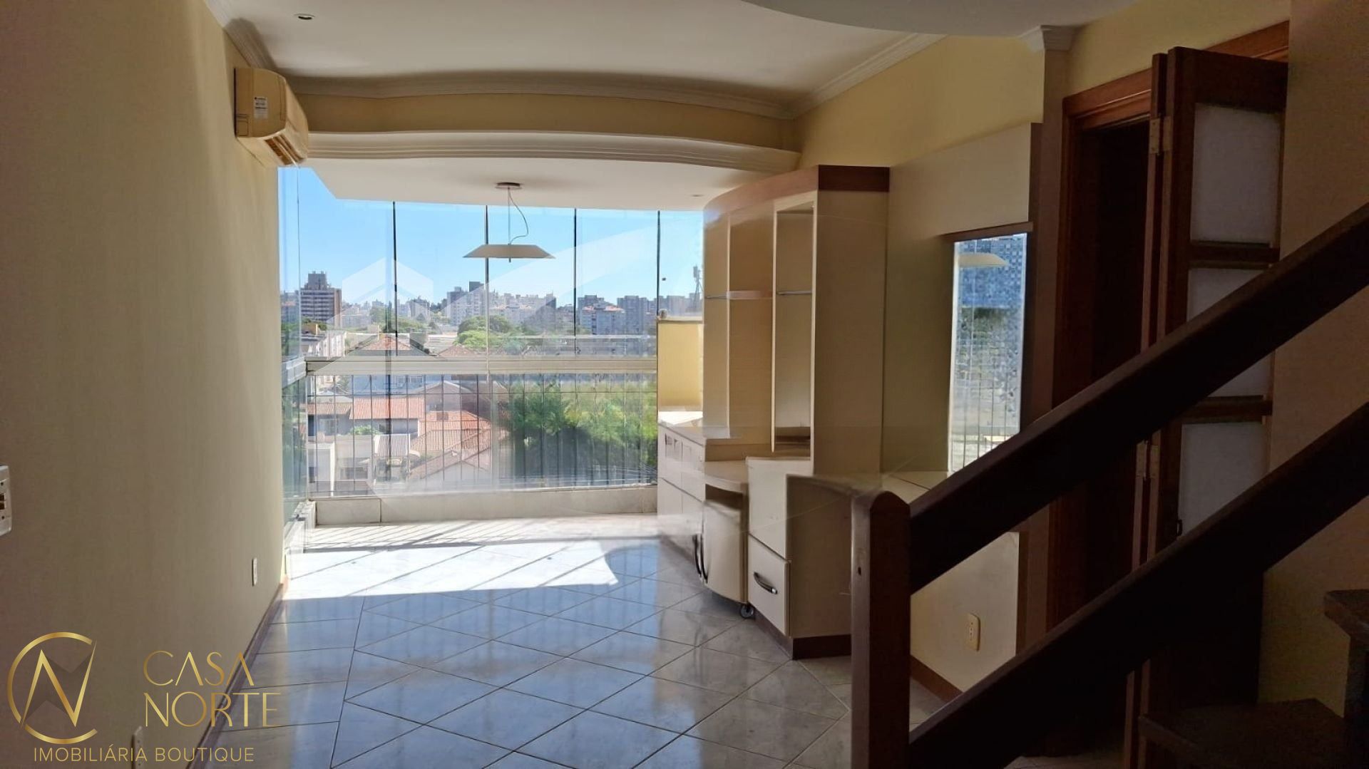 Cobertura à venda com 3 quartos, 185m², 1 suíte, 2 vagas, Avenida João Xxiii no bairro São Sebastião em Porto Alegre