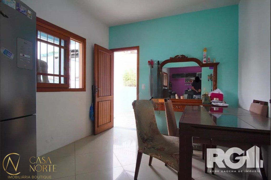 Casa à venda com 3 quartos, 280m², 1 suíte, 3 vagas, Rua Paulo Madureira Coelho no bairro Morro Santana em Porto Alegre