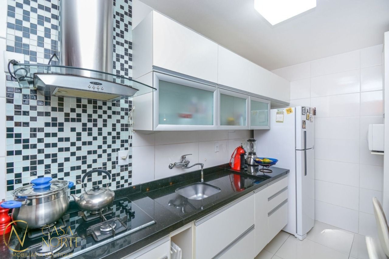 Casa de Condomínio à venda com 3 quartos, 143m², 1 suíte, 2 vagas, Avenida Flamengo no bairro Ipanema em Porto Alegre
