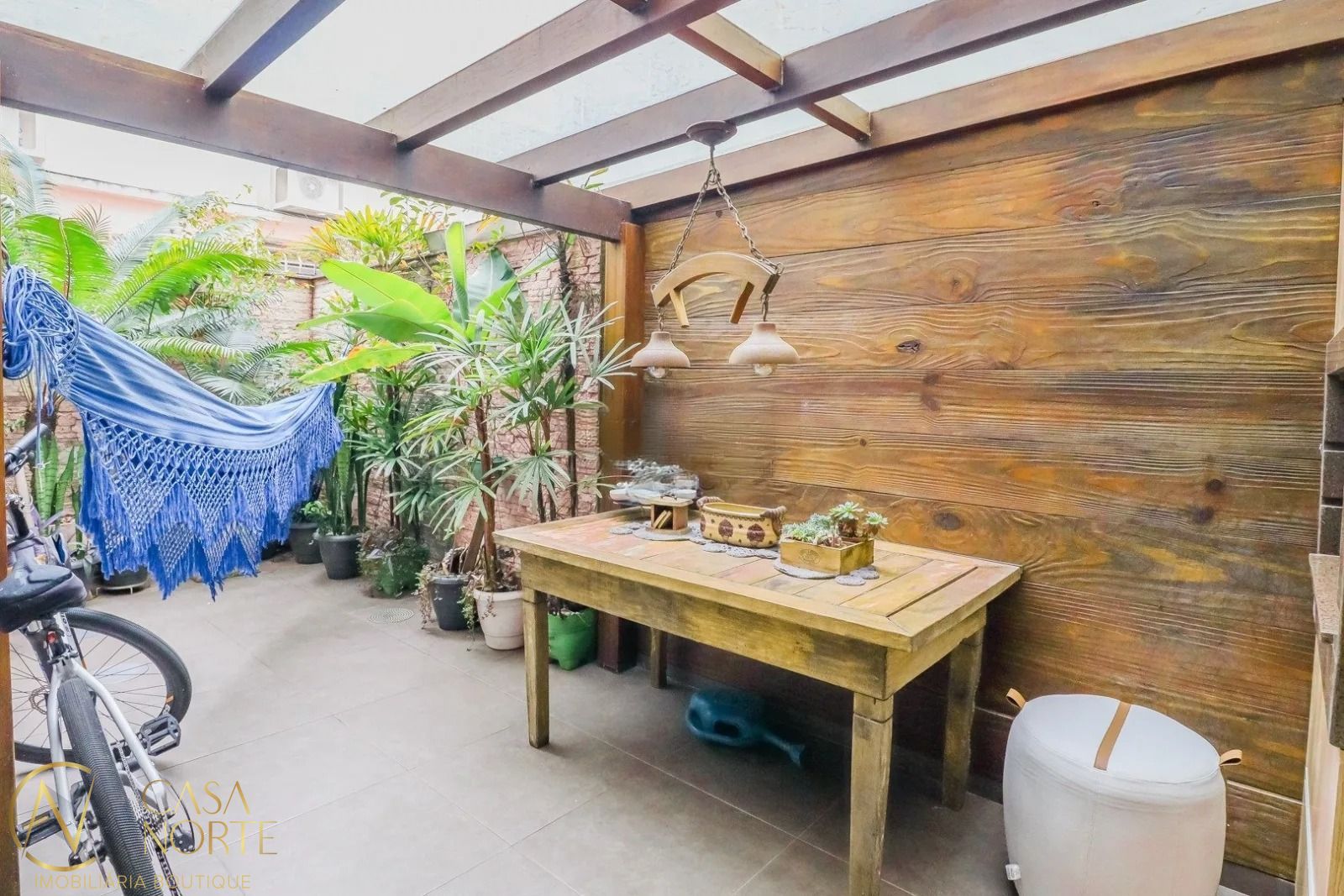 Apartamento Garden à venda com 3 quartos, 114m², Rua Vicente da Fontoura no bairro Rio Branco em Porto Alegre