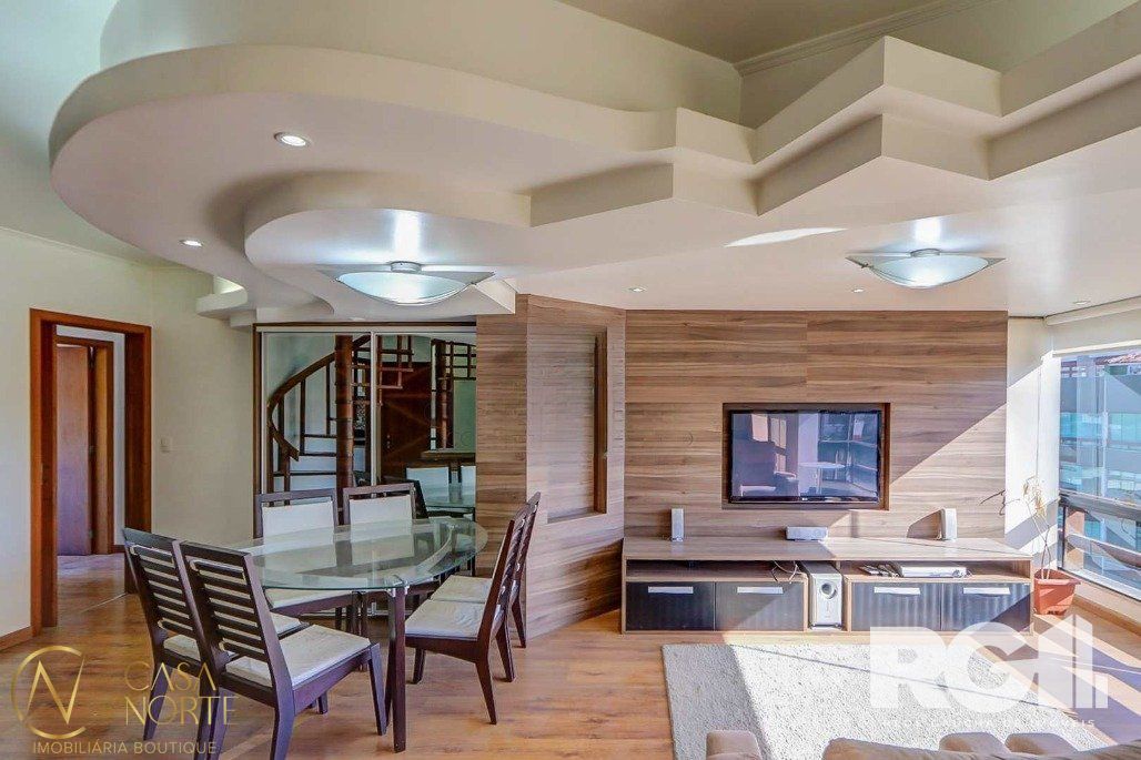Cobertura à venda com 3 quartos, 220m², 1 suíte, 3 vagas, Avenida Montreal no bairro Jardim Lindóia em Porto Alegre