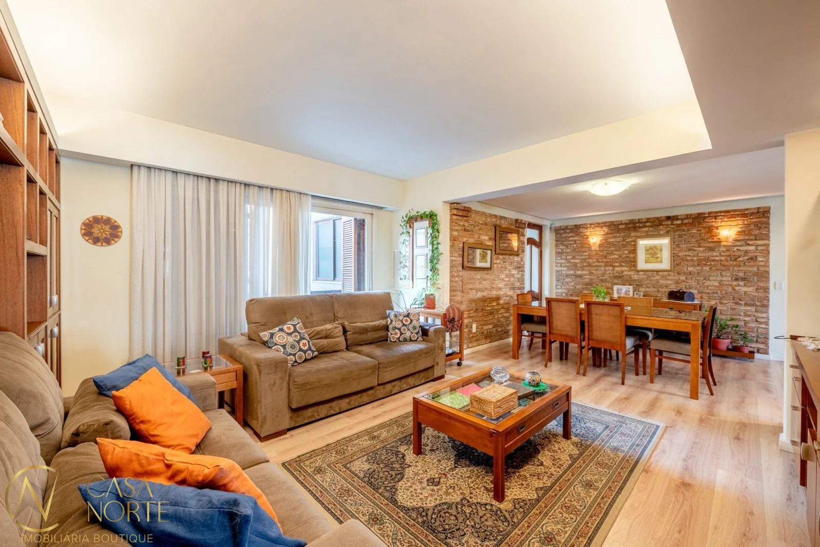 Apartamento Garden à venda com 4 quartos, 303m², 1 suíte, 2 vagas, Rua André Puente no bairro Moinhos de Vento em Porto Alegre