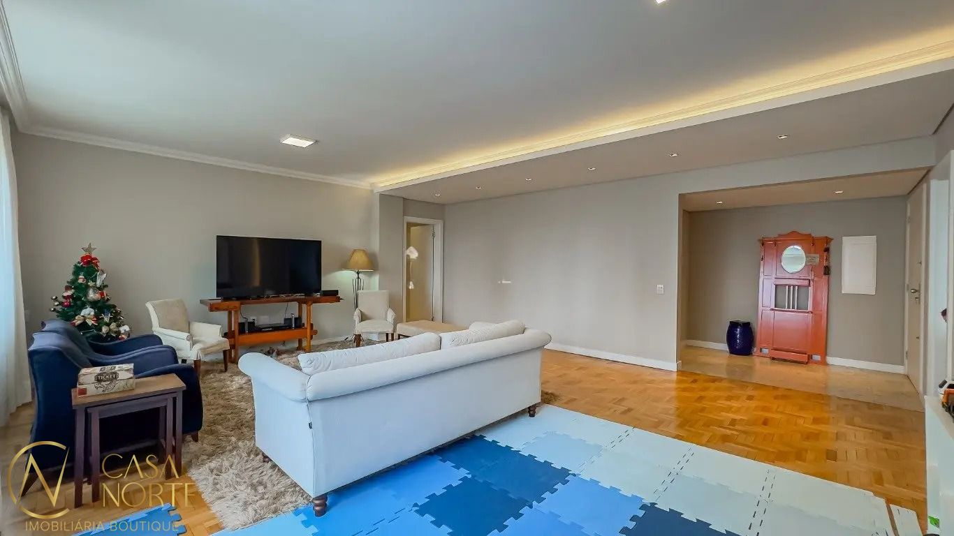Apartamento à venda com 3 quartos, 169m², 2 suítes, 1 vaga, Rua Garibaldi no bairro Independência em Porto Alegre