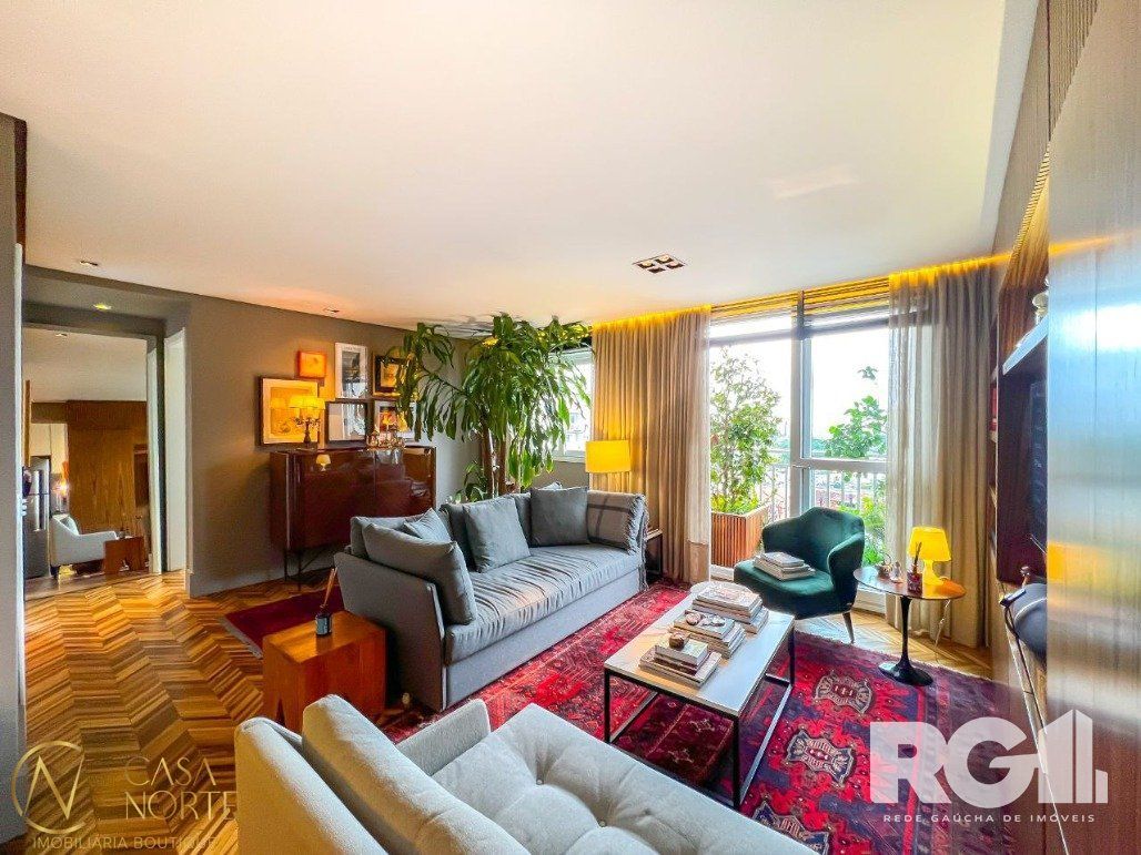 Apartamento à venda com 3 quartos, 72m², 1 suíte, 1 vaga, Rua Doutor Carlos Renato Rua Fonseca no bairro Jardim Sabará em Porto Alegre
