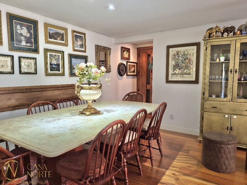Apartamento à venda com 3 quartos, 106m², 1 suíte, 1 vaga, Rua Anita Garibaldi no bairro Mont Serrat em Porto Alegre