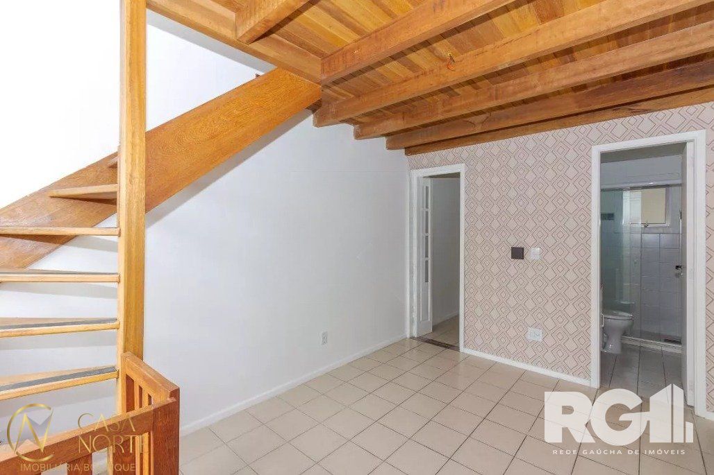 Casa de Condomínio à venda com 2 quartos, 79m², 2 vagas, Rua Poa-Cidade Jóia no bairro Jardim Leopoldina em Porto Alegre